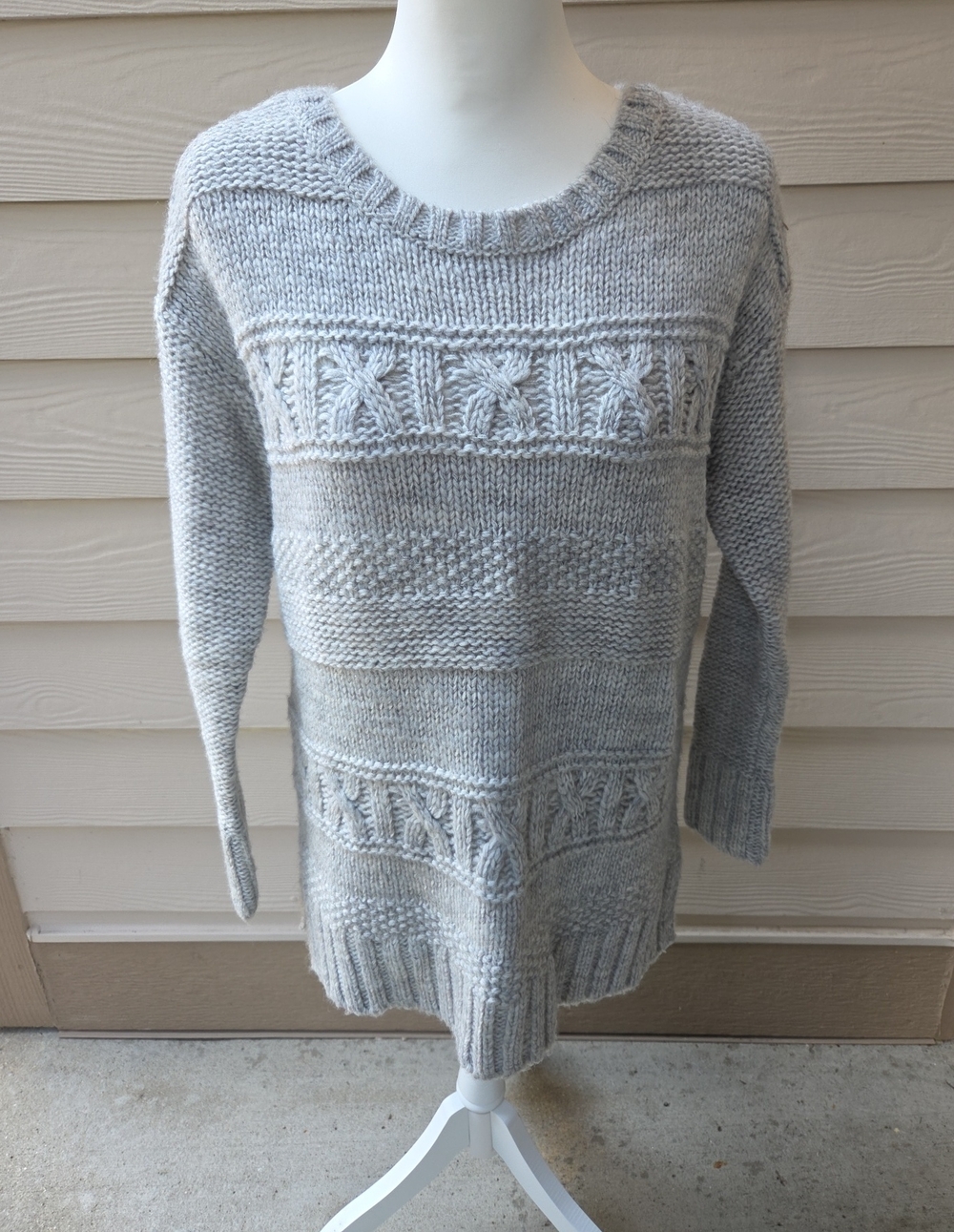 American Eagle Wool Blend Gray Crewneck Sweater Women’s Medium